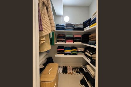 Quarto 1 closet de apartamento para alugar com 3 quartos, 140m² em Balneario Cidade Atlantica, Guarujá