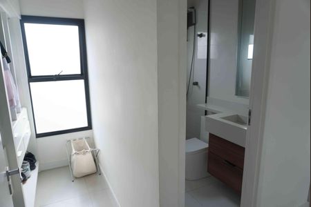 Closet da suíte de casa de condomínio à venda com 3 quartos, 150m² em Alphaville, Santana de Parnaíba