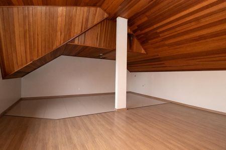 Casa de condomínio para alugar com 178m², 4 quartos e 2 vagas Casa de condomínio para alugar com 178m², 4 quartos e 2 vagasSala de TV