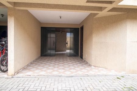 Garagem de casa de condomínio à venda com 4 quartos, 178m² em Uberaba, Curitiba