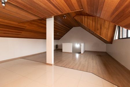 Casa de condomínio para alugar com 178m², 4 quartos e 2 vagas Casa de condomínio para alugar com 178m², 4 quartos e 2 vagasSala de TV
