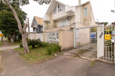 Casa de condomínio para alugar com 178m², 4 quartos e 2 vagas Casa de condomínio para alugar com 178m², 4 quartos e 2 vagasFachado do condomínio