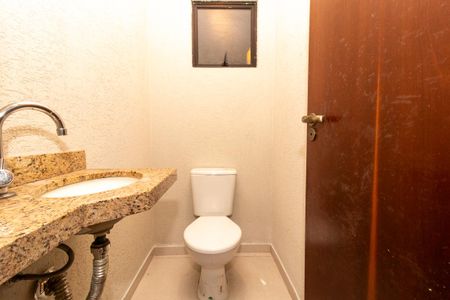 Casa de condomínio para alugar com 178m², 4 quartos e 2 vagas Casa de condomínio para alugar com 178m², 4 quartos e 2 vagasLavabo