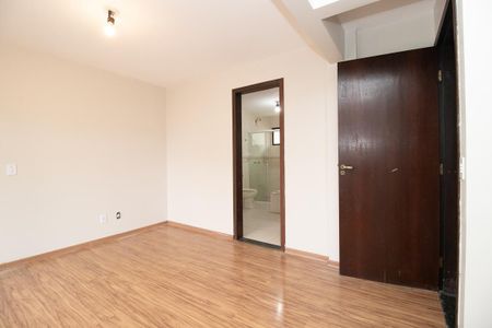 Casa de condomínio para alugar com 178m², 4 quartos e 2 vagas Casa de condomínio para alugar com 178m², 4 quartos e 2 vagasQuarto 2 - Suíte