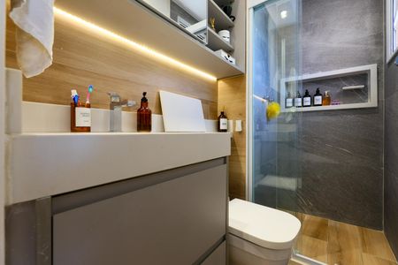 Apartamento à venda com 59m², 2 quartos e 1 vaga Apartamento à venda com 59m², 2 quartos e 1 vagaBanheiro da Suíte