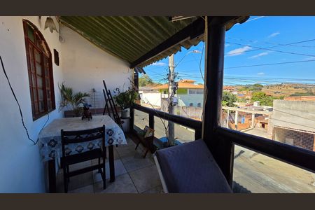 Varanda  de casa para alugar com 2 quartos, 485m² em Imperial, Vespasiano