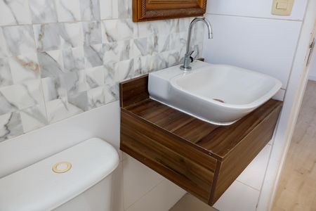 Apartamento à venda com 44m², 2 quartos e 1 vaga Apartamento à venda com 44m², 2 quartos e 1 vagaBanheiro