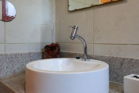 Banheiro da Suíte de apartamento à venda com 3 quartos, 117m² em Chácara Agrindus, Taboão da Serra