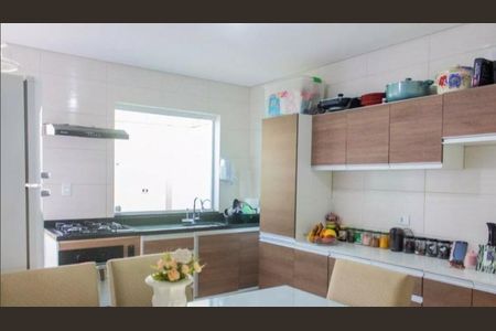 Casa à venda com 154m², 3 quartos e 2 vagas