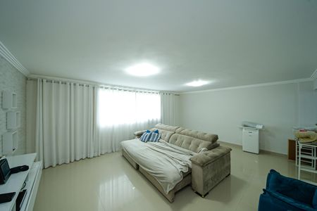 Casa para alugar com 3 quartos, 250m² em Vila Primavera, São Paulo