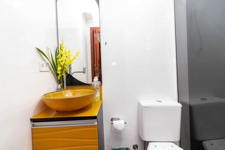 Casa à venda com 70m², 2 quartos e sem vaga Casa à venda com 70m², 2 quartos e sem vagaBanheiro da Suíte