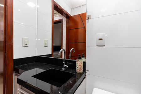 Casa à venda com 70m², 2 quartos e sem vaga Casa à venda com 70m², 2 quartos e sem vagaBanheiro 2
