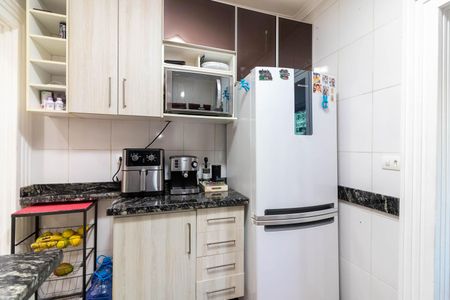 Cozinha de casa para alugar com 2 quartos, 70m² em Jardim Carlu, São Paulo