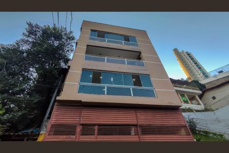 Fachada do Prédio de casa para alugar com 2 quartos, 70m² em Jardim Carlu, São Paulo