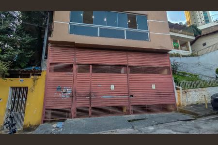 Casa à venda com 70m², 2 quartos e sem vaga Casa à venda com 70m², 2 quartos e sem vagaFachada do Prédio