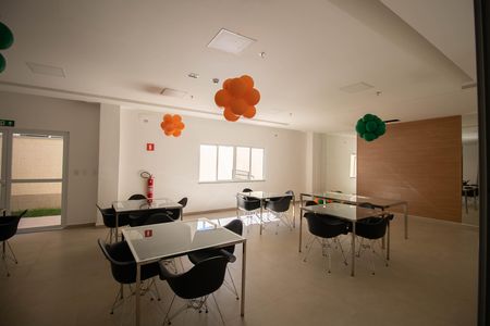 Apartamento para alugar com 54m², 2 quartos e 1 vaga Apartamento para alugar com 54m², 2 quartos e 1 vagaÁrea comum - Salão de festas
