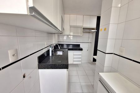 Cozinha de apartamento para alugar com 2 quartos, 62m² em Jardim Primavera, Duque de Caxias