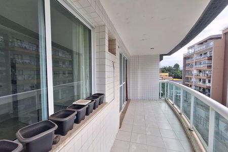 Varanda de apartamento para alugar com 2 quartos, 62m² em Jardim Primavera, Duque de Caxias