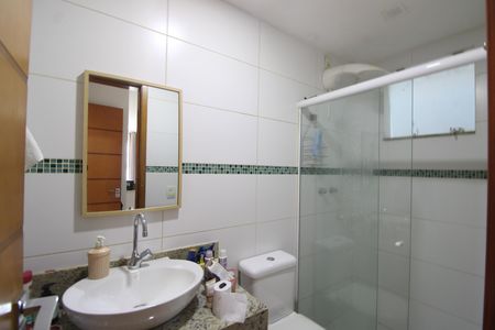 Casa de condomínio à venda com 129m², 3 quartos e 1 vagaBanheiro da suíte 2