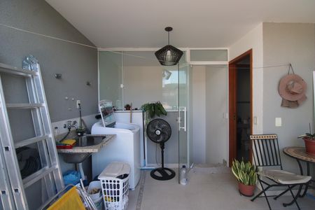 Casa de condomínio à venda com 129m², 3 quartos e 1 vagaÁrea de serviço