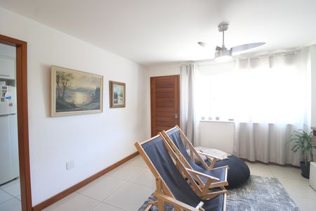 Casa de condomínio à venda com 129m², 3 quartos e 1 vagaSala