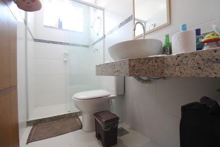 Casa de condomínio à venda com 129m², 3 quartos e 1 vagaBanheiro da suíte 1