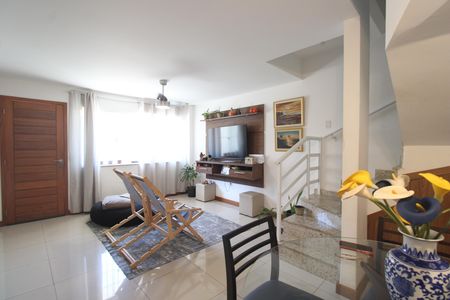 Casa de condomínio à venda com 129m², 3 quartos e 1 vagaSala