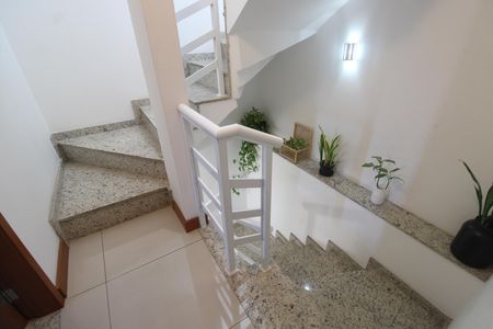 Escada de casa de condomínio à venda com 3 quartos, 129m² em Tanque, Rio de Janeiro