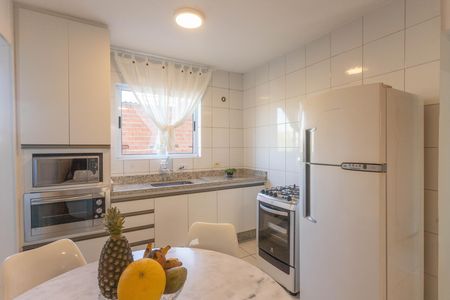 Cozinha de apartamento à venda com 2 quartos, 53m² em Jardim Miriam, São Paulo