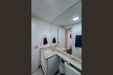 Apartamento à venda com 55m², 2 quartos e 1 vaga Apartamento à venda com 55m², 2 quartos e 1 vagaBanheiro da Suíte