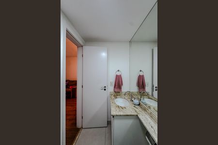 Apartamento à venda com 55m², 2 quartos e 1 vaga Apartamento à venda com 55m², 2 quartos e 1 vagaBanheiro