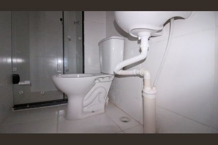 Banheiro de apartamento para alugar com 2 quartos, 32m² em Parque São Lourenço, São Paulo