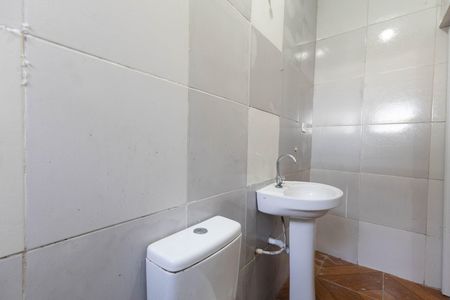 Casa para alugar com 30m², 1 quarto e sem vaga Casa para alugar com 30m², 1 quarto e sem vagaBanheiro