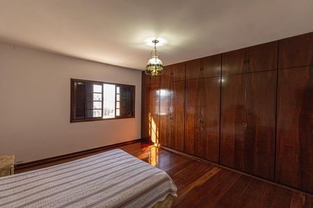 Casa para alugar com 400m², 4 quartos e 3 vagas Casa para alugar com 400m², 4 quartos e 3 vagasSuíte 2