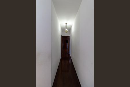 Casa para alugar com 400m², 4 quartos e 3 vagas Casa para alugar com 400m², 4 quartos e 3 vagasCorredor