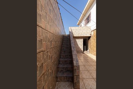 Casa para alugar com 400m², 4 quartos e 3 vagas Casa para alugar com 400m², 4 quartos e 3 vagasEscada
