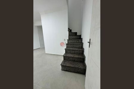 Casa à venda com 3 quartos, 109m² em Vila Carrão, São Paulo