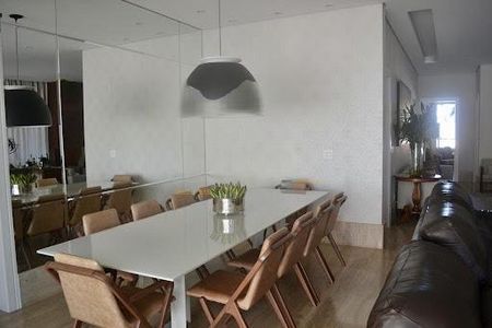 Casa à venda com 5 quartos, 450m² em Residencial Tambore III, Santana de Parnaíba