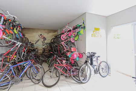 Apartamento à venda com 49m², 2 quartos e 1 vaga Apartamento à venda com 49m², 2 quartos e 1 vagaÁrea comum - Bicicletário