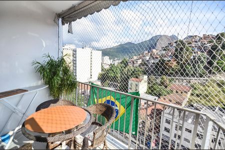 Apartamento à venda com 60m², 1 quarto e 1 vaga Apartamento à venda com 60m², 1 quarto e 1 vagaSala