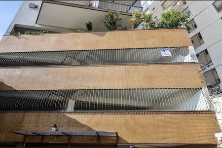 Apartamento à venda com 60m², 1 quarto e 1 vaga Apartamento à venda com 60m², 1 quarto e 1 vagaFachada