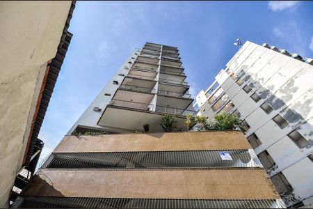 Apartamento à venda com 60m², 1 quarto e 1 vaga Apartamento à venda com 60m², 1 quarto e 1 vagaFachada