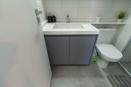 Apartamento para alugar com 50m², 2 quartos e 1 vaga Apartamento para alugar com 50m², 2 quartos e 1 vagaBanheiro