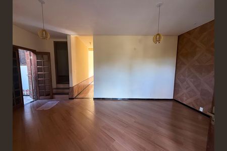 Casa para alugar com 170m², 3 quartos e 1 vaga Casa para alugar com 170m², 3 quartos e 1 vagaSala