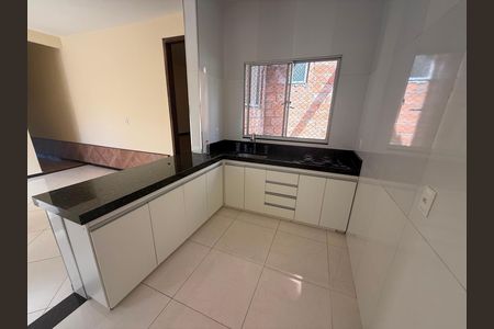 cozinha de casa para alugar com 3 quartos, 170m² em Ermelinda, Belo Horizonte