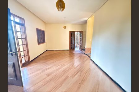 Sala de casa para alugar com 3 quartos, 170m² em Ermelinda, Belo Horizonte