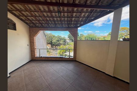 varanda de casa para alugar com 3 quartos, 170m² em Ermelinda, Belo Horizonte