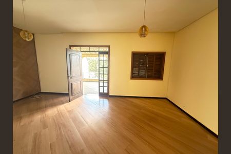 Sala de casa para alugar com 3 quartos, 170m² em Ermelinda, Belo Horizonte