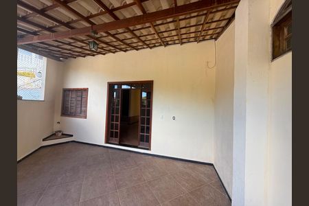 Casa para alugar com 170m², 3 quartos e 1 vaga Casa para alugar com 170m², 3 quartos e 1 vagavaranda
