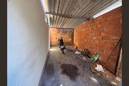 garagem de casa para alugar com 3 quartos, 170m² em Ermelinda, Belo Horizonte